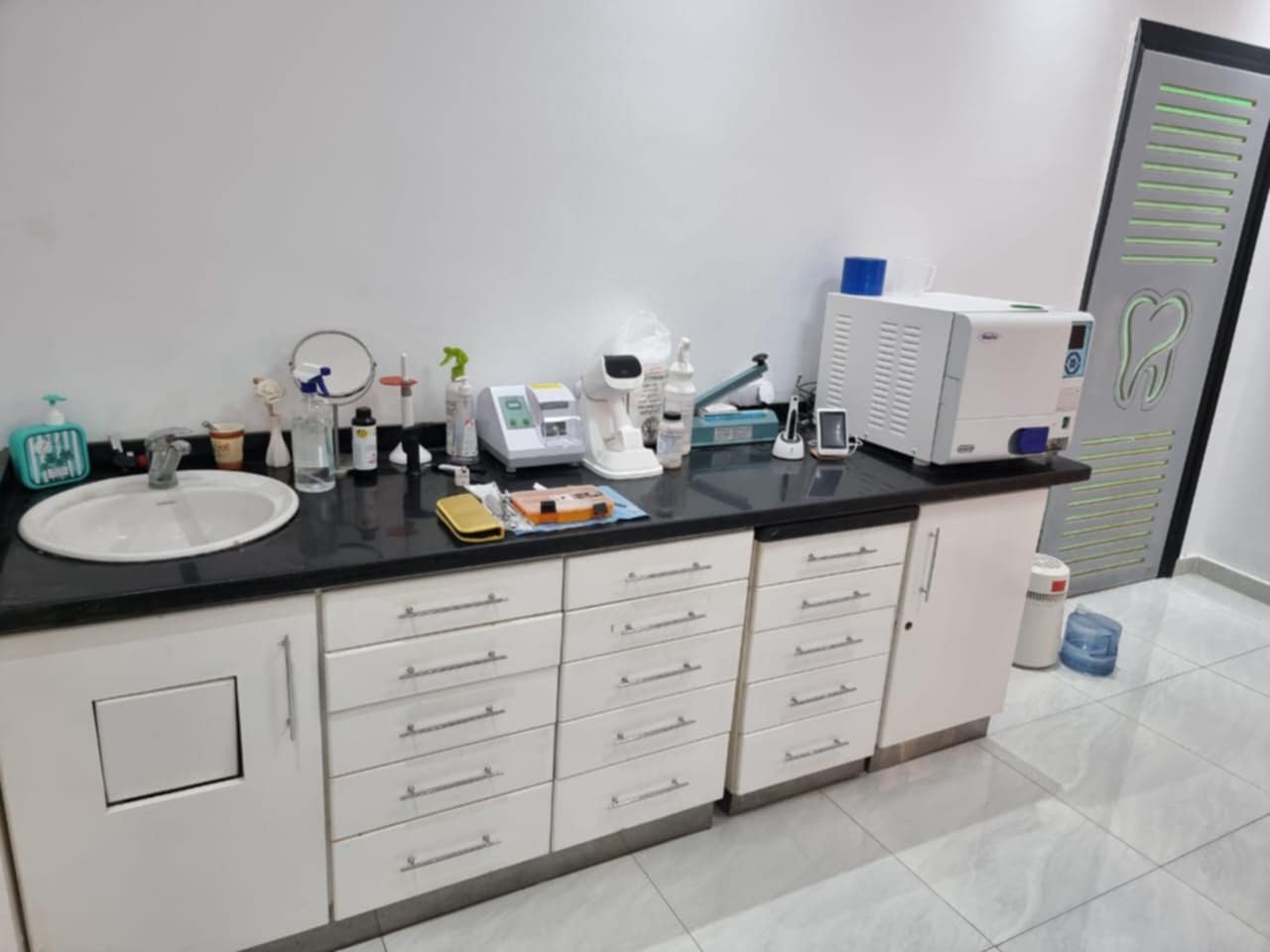 صورة العيادة - حسام الشامي